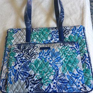 🎉HP🎉Vera Bradley Commuter Tote in Santiago